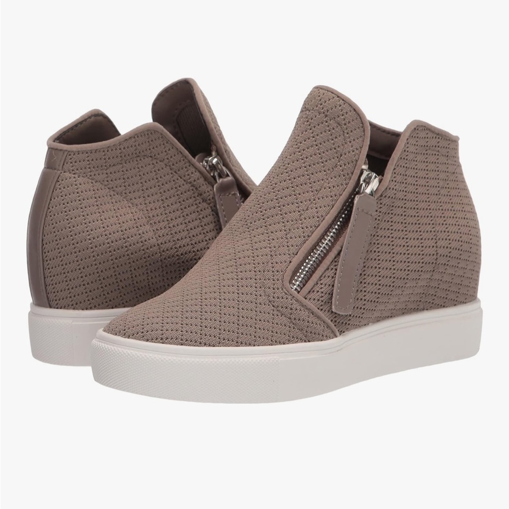 Tan High-Top Sneakers with Hidden Wedge and Side Zipper Steve Madden size 9